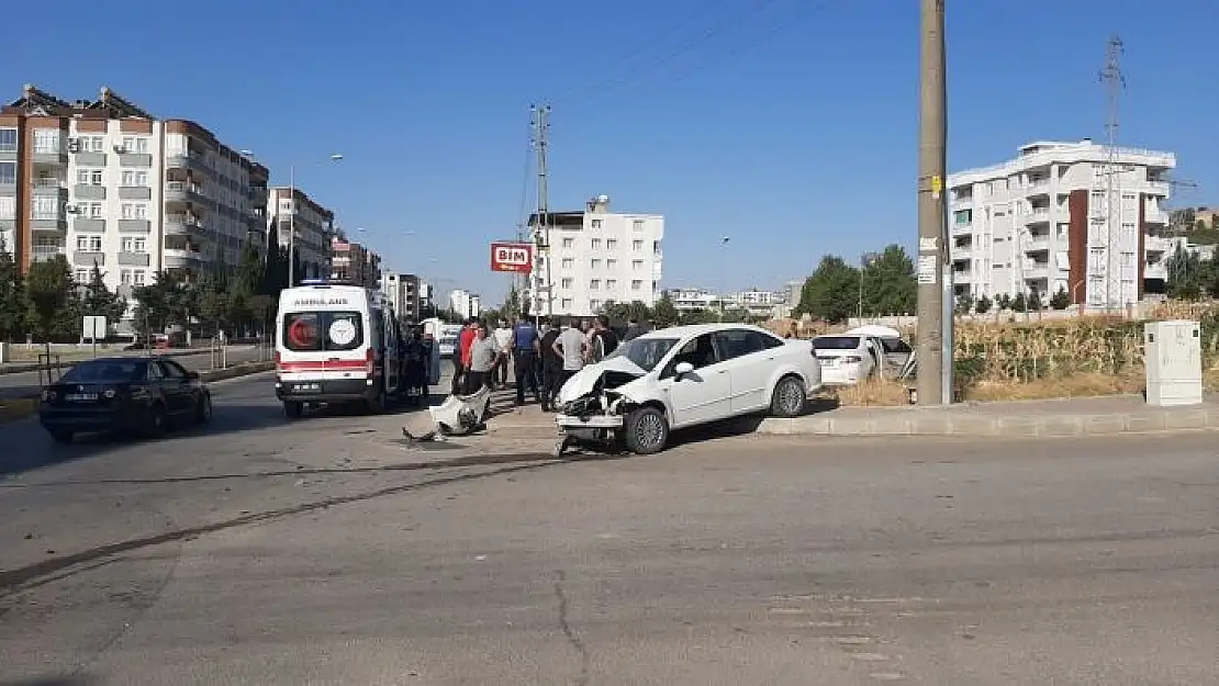'Mahalle sakinleri kazaların meydana geldiği kavşağa sinyalizasyon istiyor'