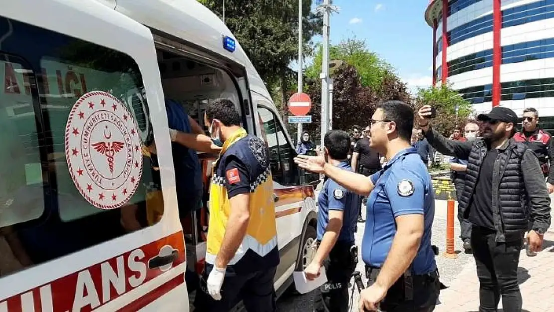 'Mahkeme sonrası kavga: 3 yaralı, 5 gözaltı'