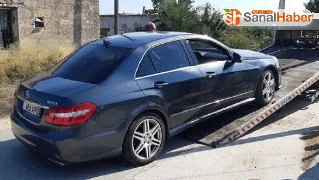 Makam aracı haczedilen başkan, işe eşeğiyle gitmeye başladı
