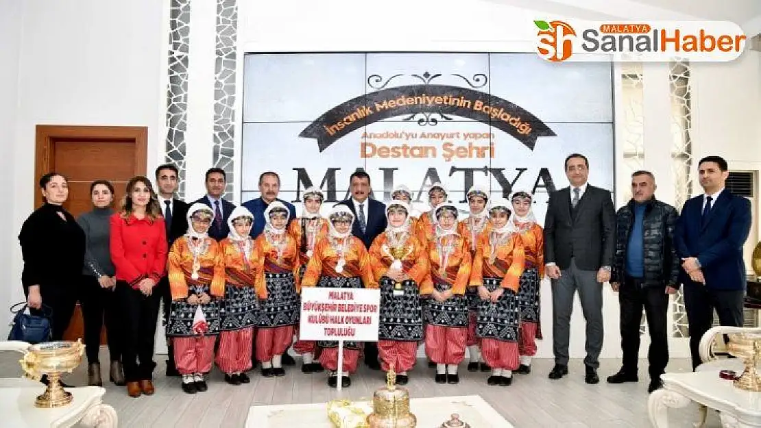 Malatya birincisi ekibe Başkan Gürkan'dan hediye