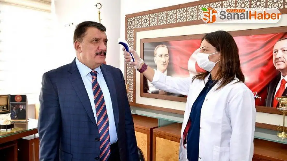 Başkan Gürkan´ın da ateşi ölçüldü