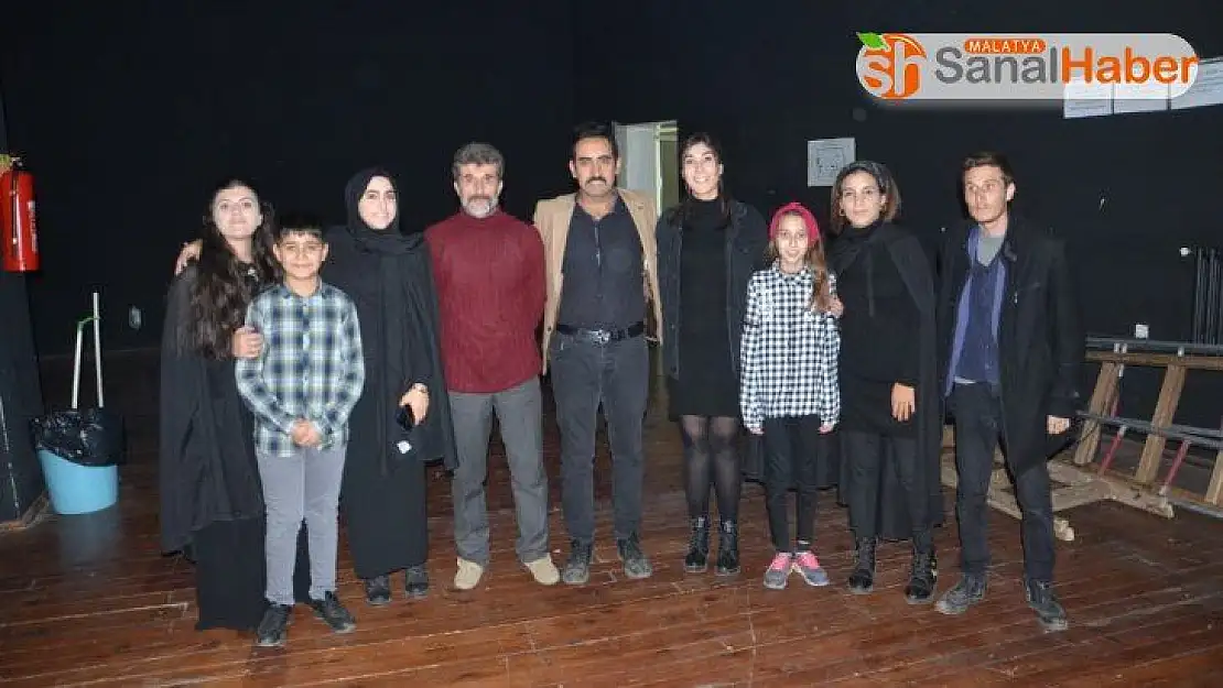 Malatya'da 'Kadın için' oyununa ilgi