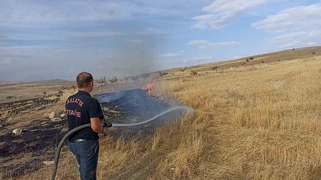 Malatya'da 2 bin 500 dekar alanda etkili olan anız yangını söndürüldü