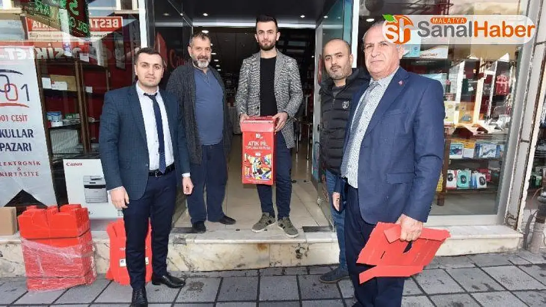 Malatya'da atık pil toplama kutusu dağıtılıyor