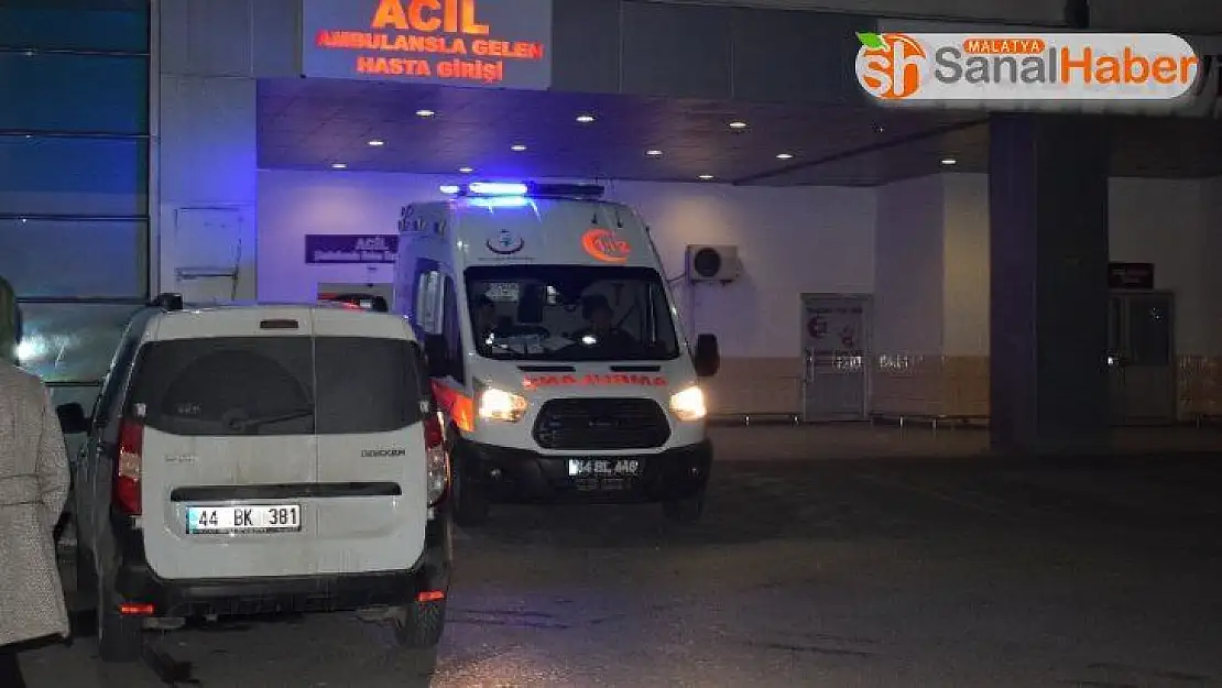 Malatya'da bıçaklı kavga: 1'i ağır 2 yaralı