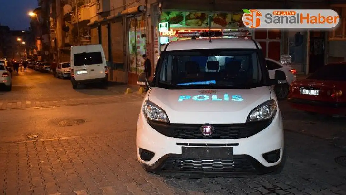 Malatya'da bıçaklı kavga: 2'si ağır 3 yaralı
