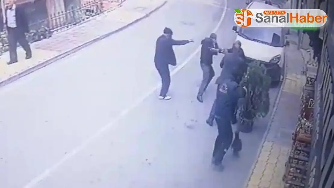 Malatya'da cinayet anı saniye saniye kameraya yansıdı