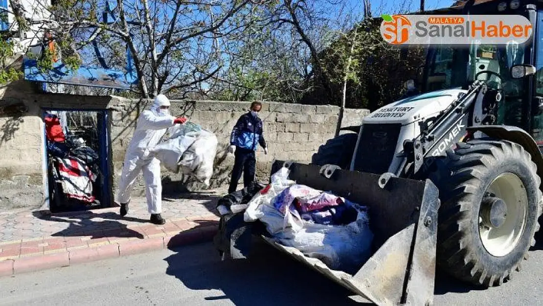 Malatya´daki bu evden 8 kamyon çöp çıkarıldı