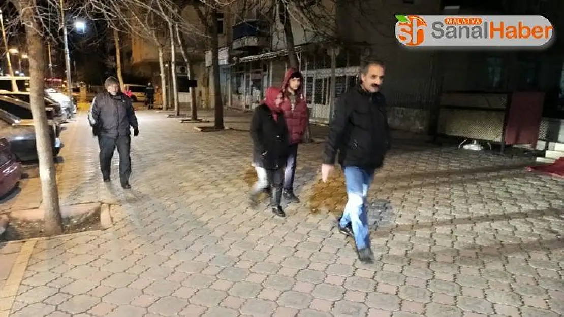 Malatya'da deprem korku ve paniğe neden oldu