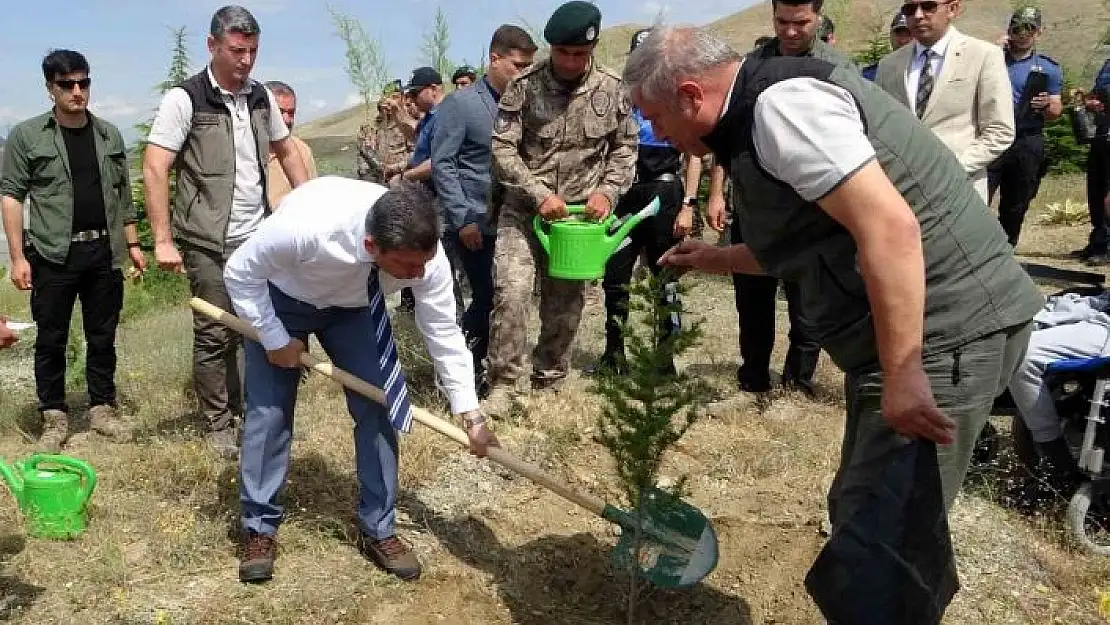 'Malatya´da depremde kaybedilen her çocuk için bir fidan dikildi'