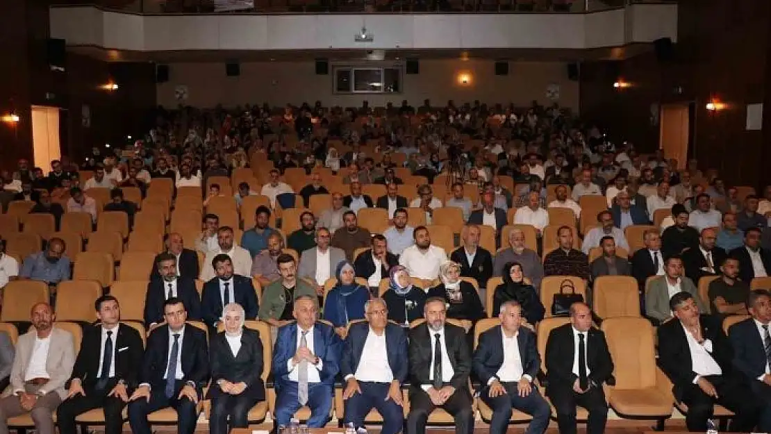 'Malatya´da ''İstikamet rehberi olarak peygamber'' konferansı'