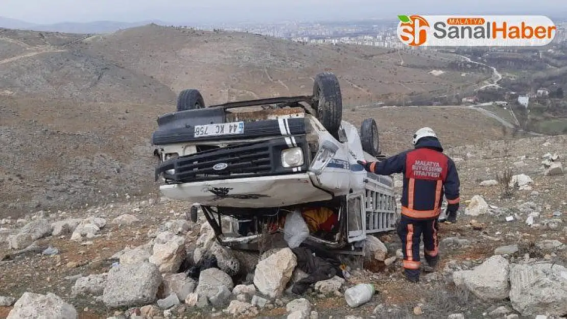 Malatya'da kamyon şarampole devrildi 1 ölü