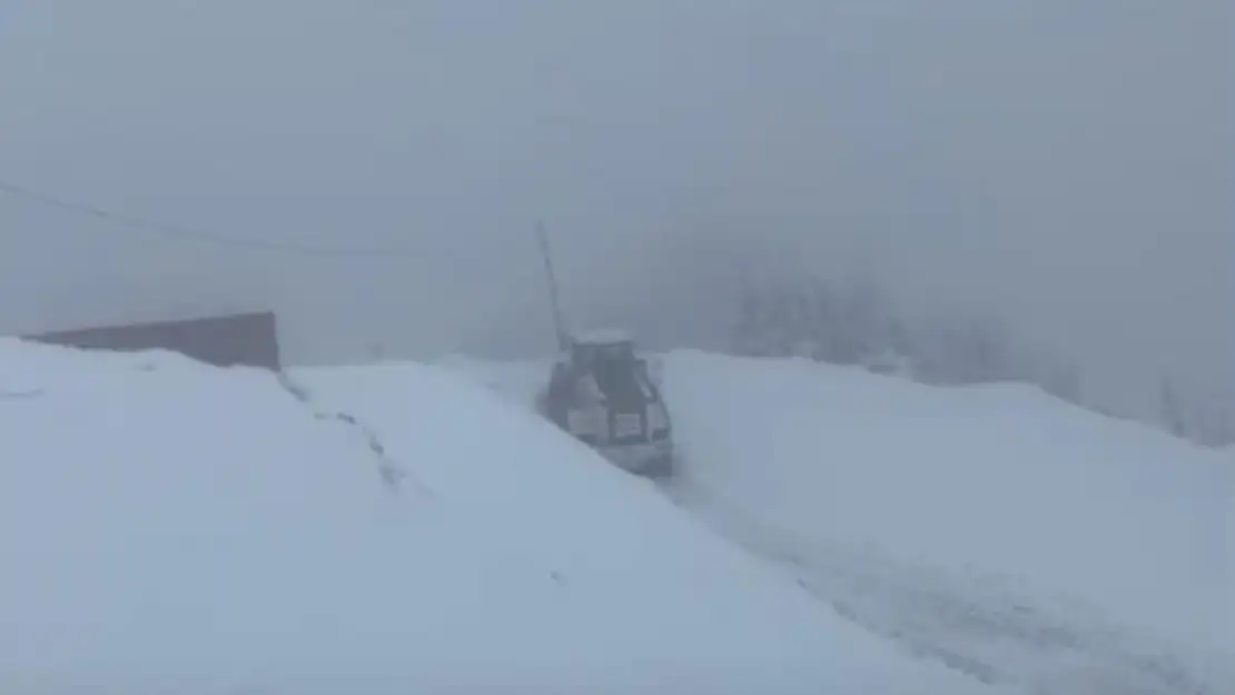 Malatya'da karla kaplı yollar yeniden açılıyor