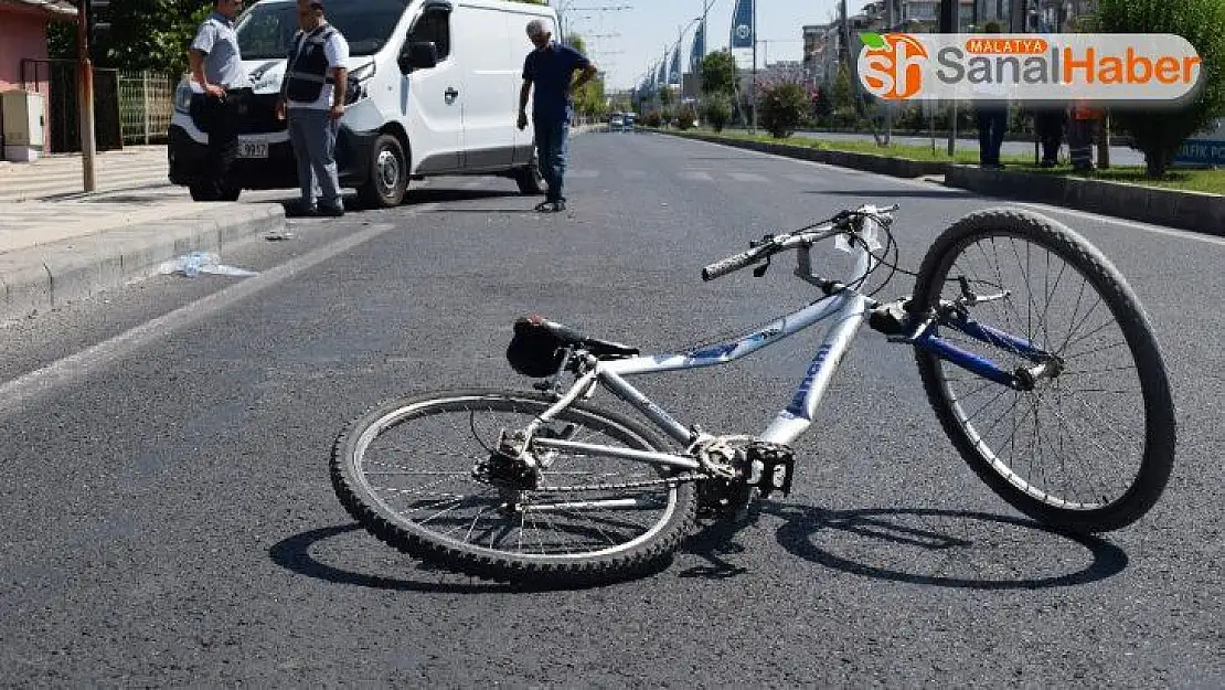 Malatya'da minibüsün çarptığı çocuk yaralandı