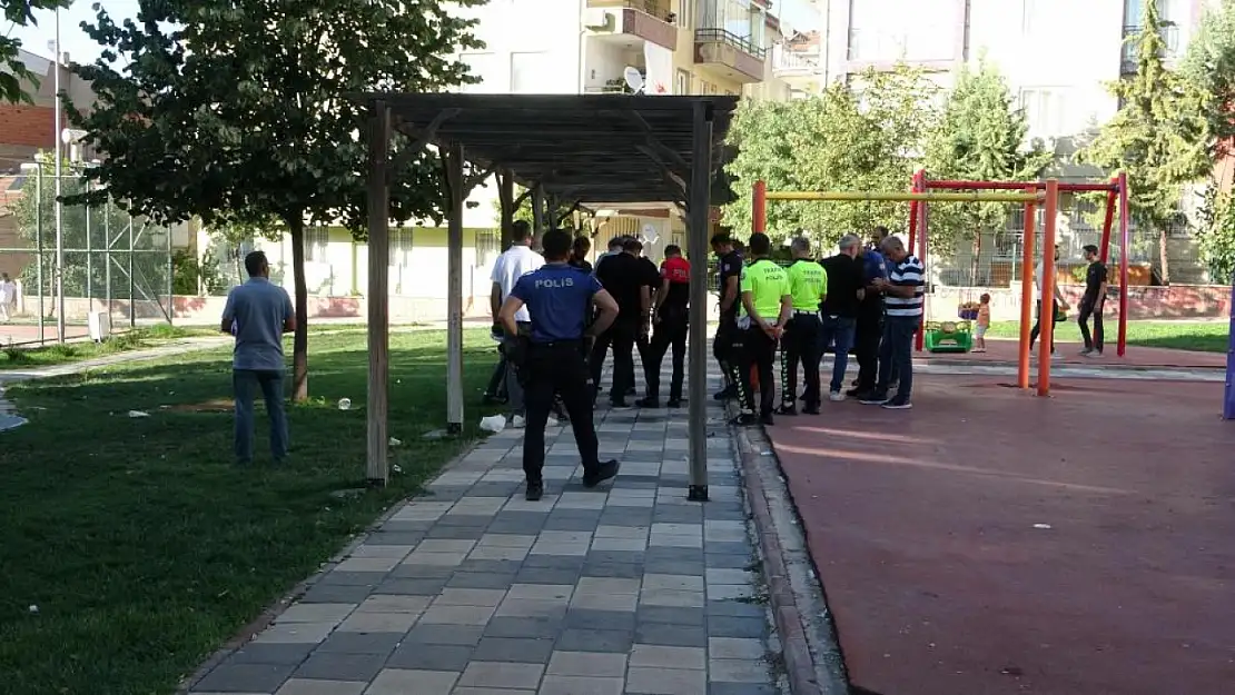 Malatya'da Parkta silahlı saldırıya uğrayan genç yaralandı