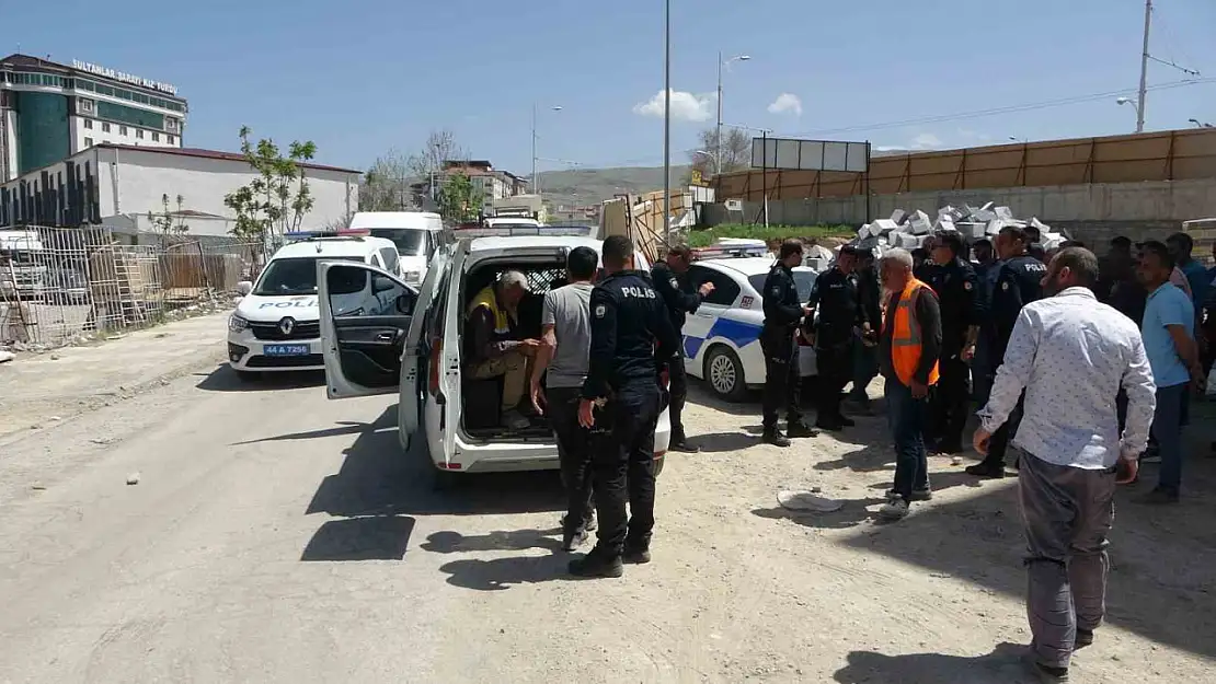Malatya'da şantiye çalışanı 40 işçi taş ve sopalarla birbirine girdi
