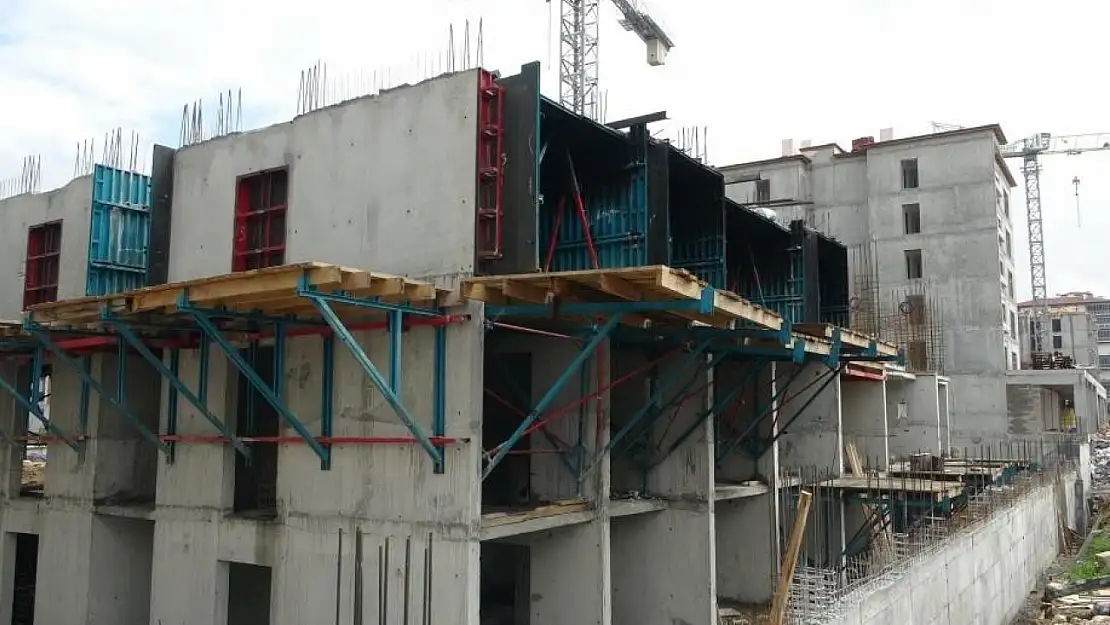 Malatya'da TOKİ Şantiyesinde Trajik İş Kazası: Genç İşçi Hayatını Kaybetti