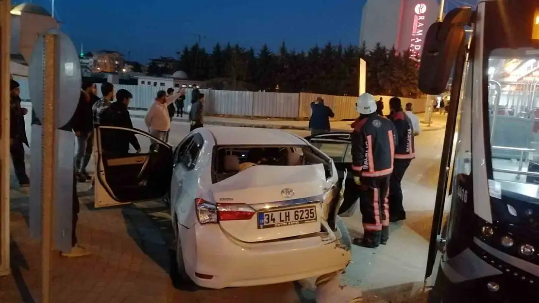 Malatya'da trambüs ile otomobil çarpıştı: 5 yaralı