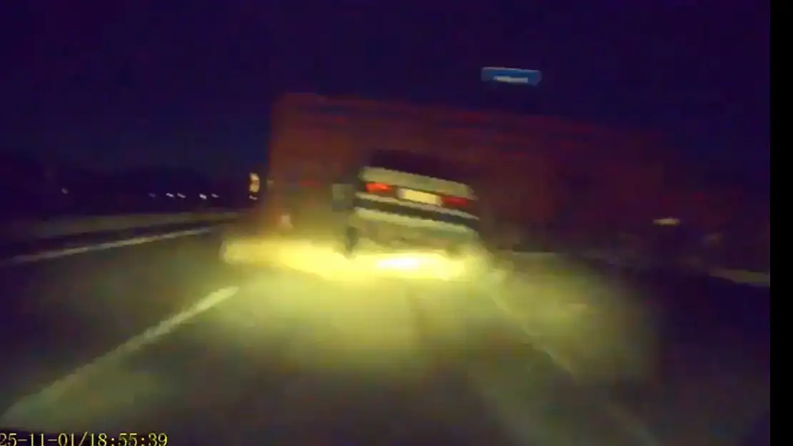 Malatya'daki kaza araç kamerasına yansıdı: 3 yaralı