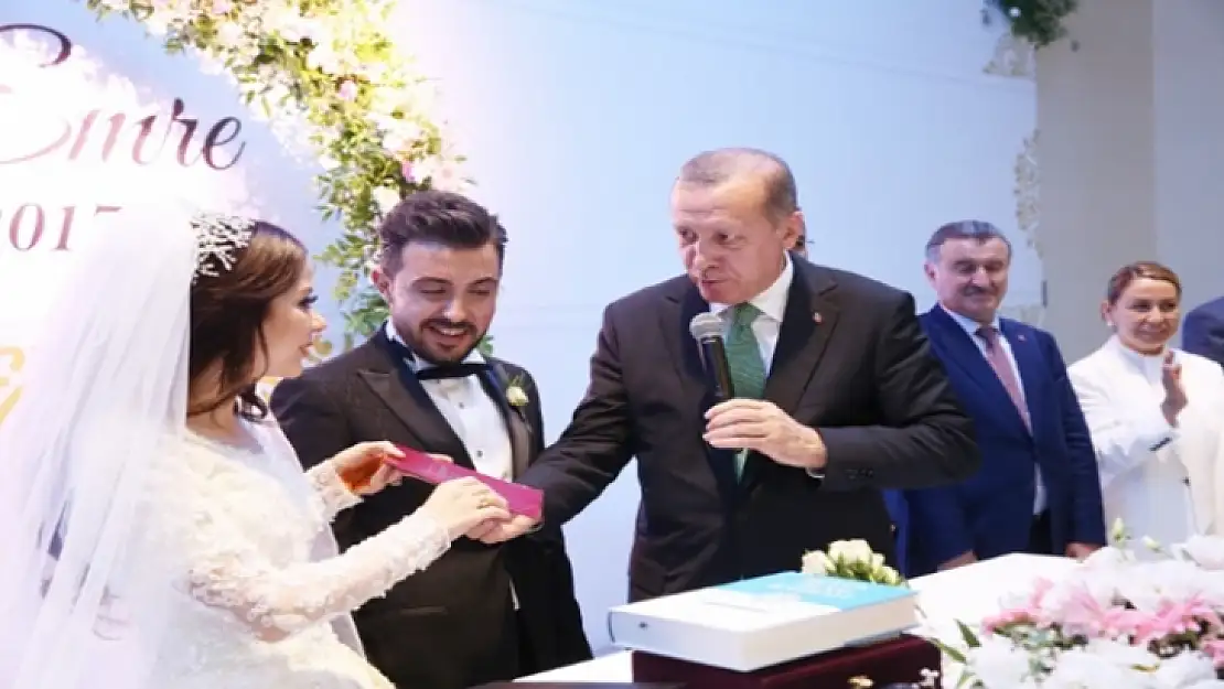 Cumhurbaşkanı Erdoğan nikah şahidi oldu, 5 çocuk sözü aldı