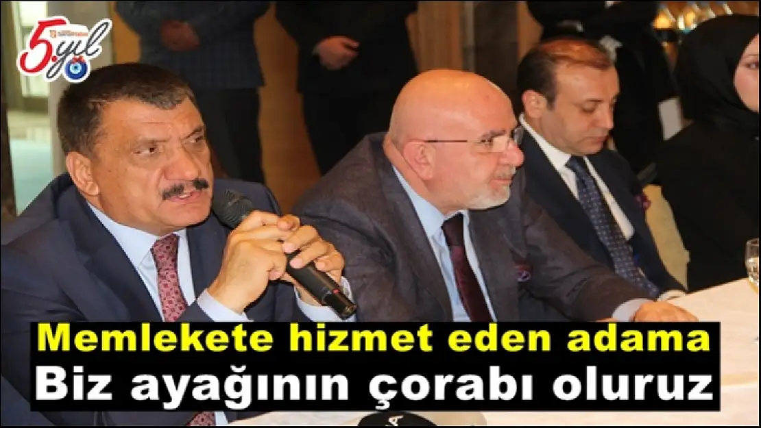 Memlekete hizmet eden adama biz ayağının çorabı oluruz