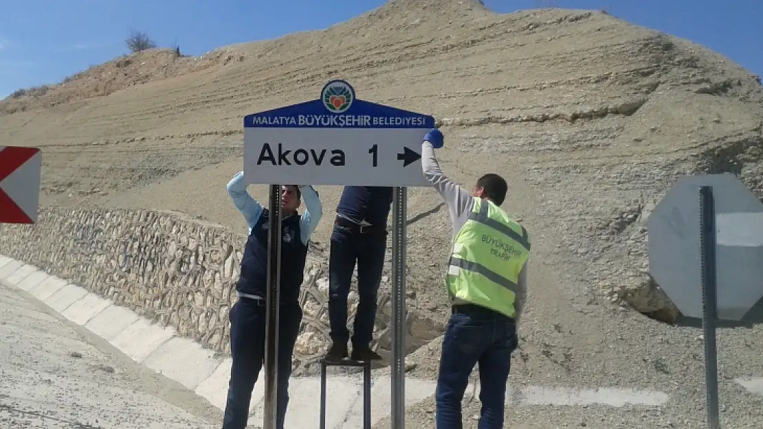 Malatya'da yön bilgilendirme levhaları yerleştiriliyor