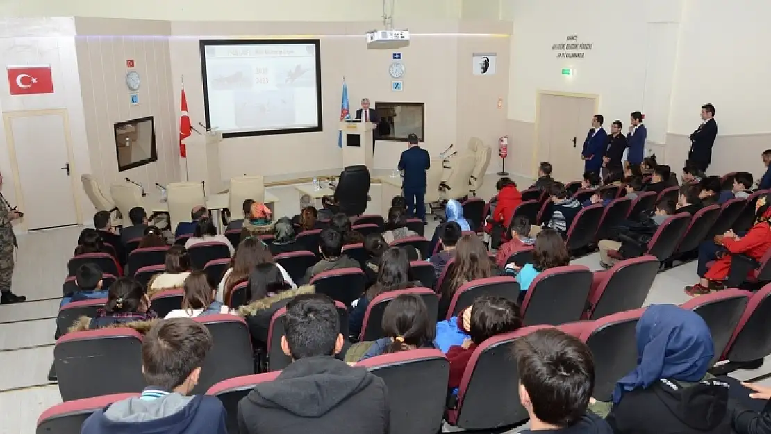 Yeşilyurt'da Öğrenciler gökyüzünün yıldızlarıyla buluştu