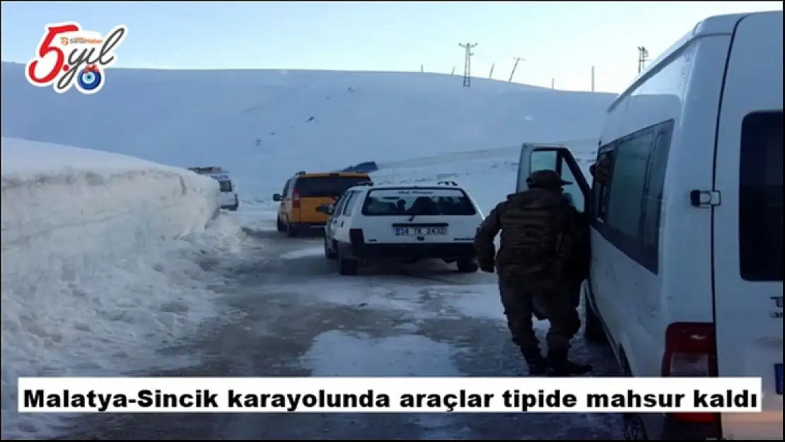Malatya-Sincik karayolunda araçlar tipide mahsur kaldı