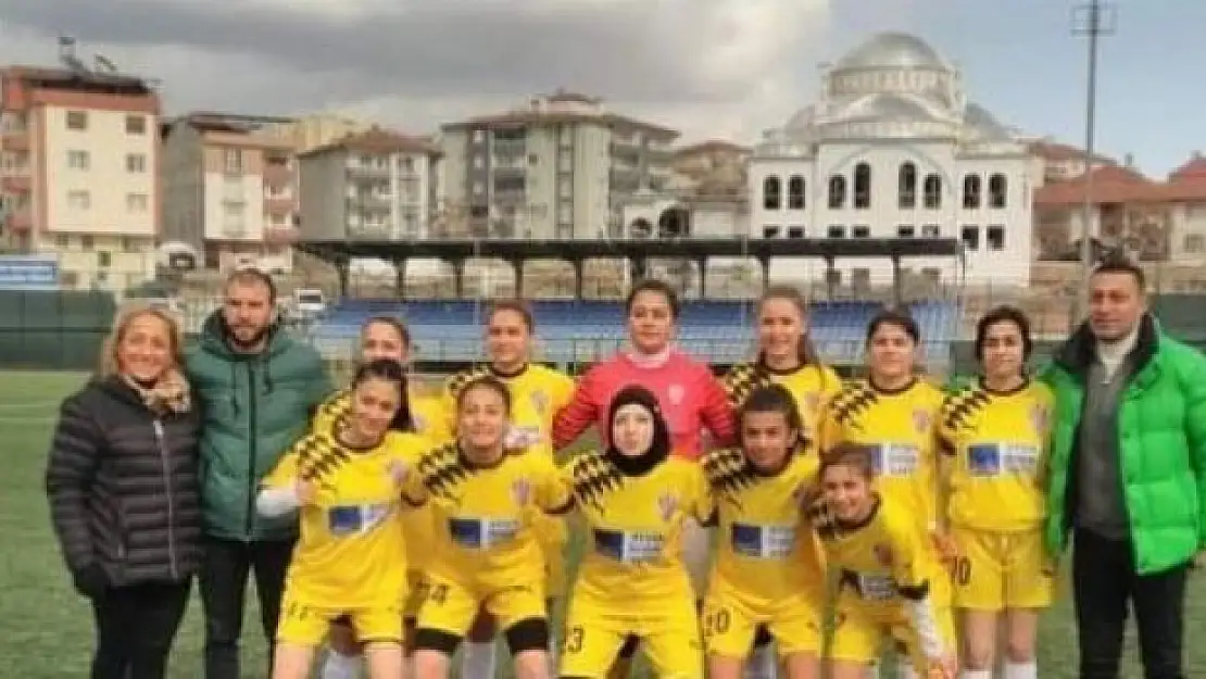 'Malatya Kadın Futbol Takımı ikide iki yaptı'