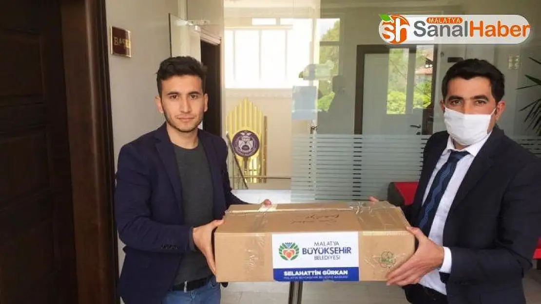 İlçelerine maske dağıtıldı