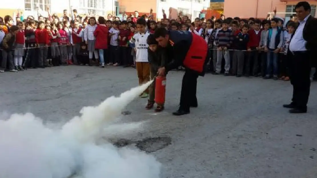 BÜYÜKŞEHİR İTFAİYESİNDEN YANGIN VE DEPREM TATBİKATLARI