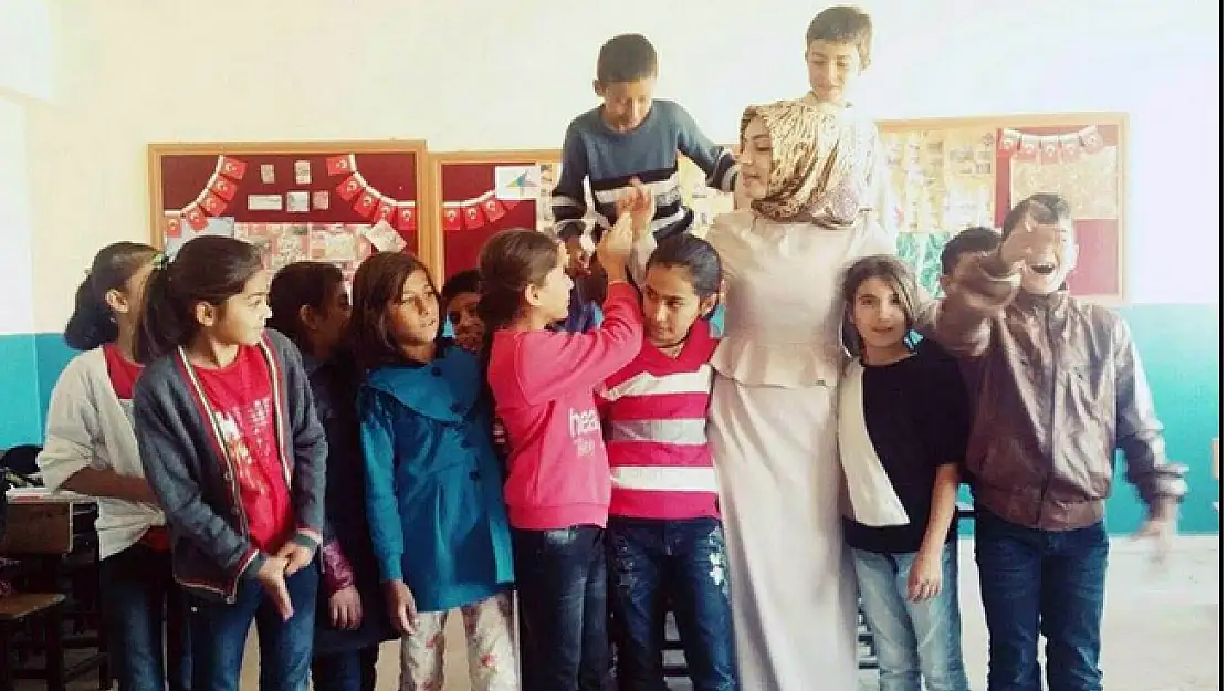 'ZÜLEYHA ÖĞRETMEN: BU ÇOCUKLAR DA BİZİM'''''