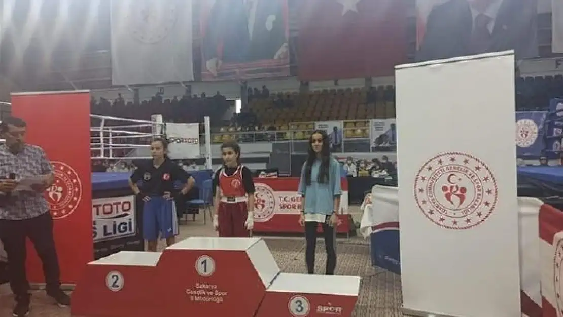 'Malatyalı Boksör Merve Karakoç dereceyle yurda döndü'