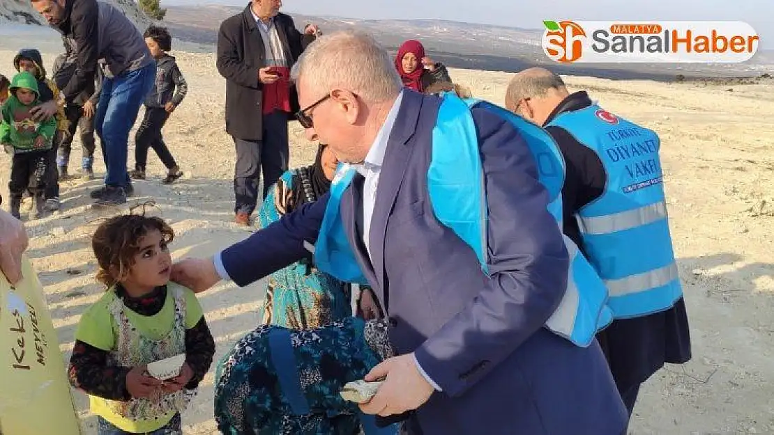 Malatyalı kadınların ördüğü kıyafetler İdlipli çocuklara teslim edildi