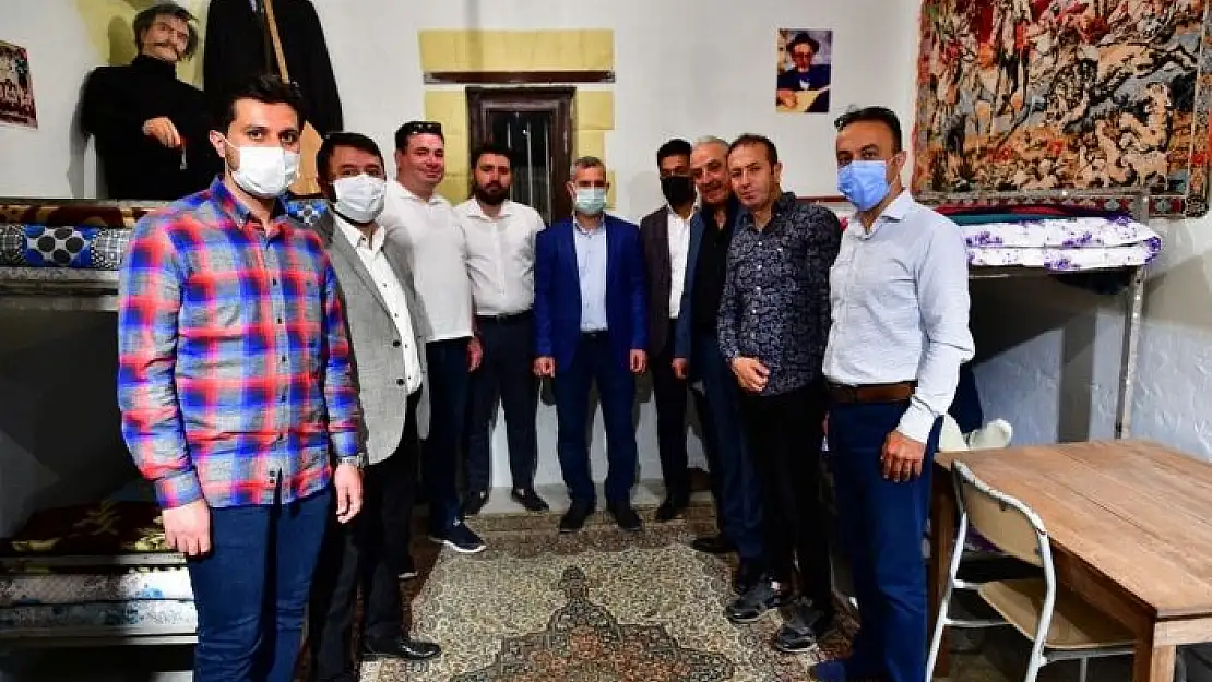 'Malatyalı sanatçılar tarihi Yeşilyurt konaklarını gezdi'