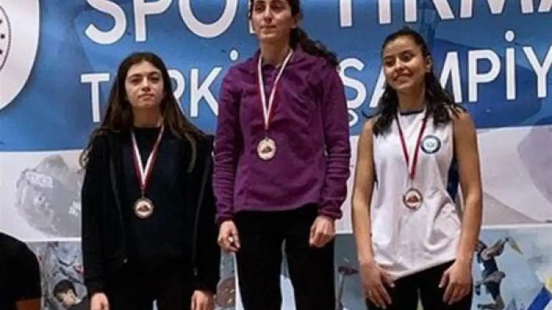 'Malatyalı Sporcu Balık, tırmanışta Türkiye Şampiyonu oldu'