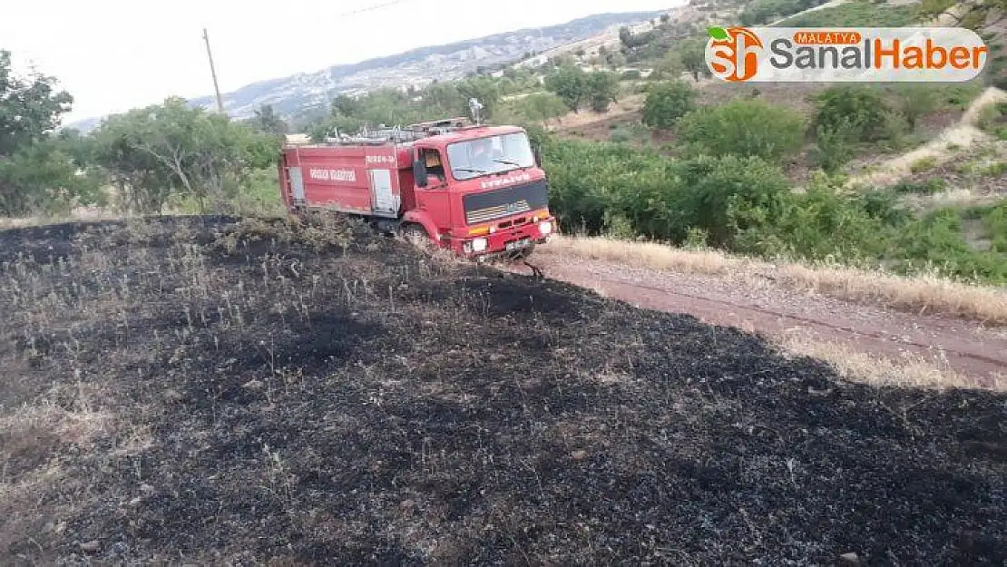 Mangal ateşi otluk alanda yangına neden oldu