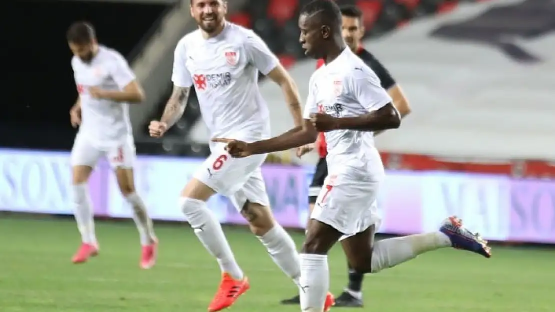 'Max Gradel 10. golünü atmanın sevincini yaşadı'