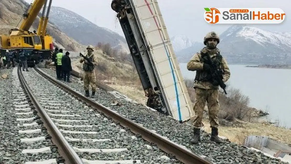 Mayınlı saldırıda devrilen vagonlar 4. yılında kaldırıldı