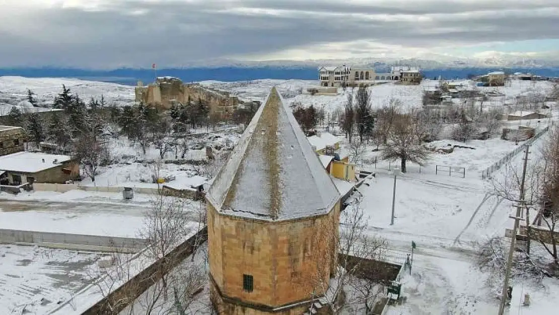 'Medeniyetlerin beşiği Harput tekrar beyaza büründü, kartpostallık görüntüler oluştu'