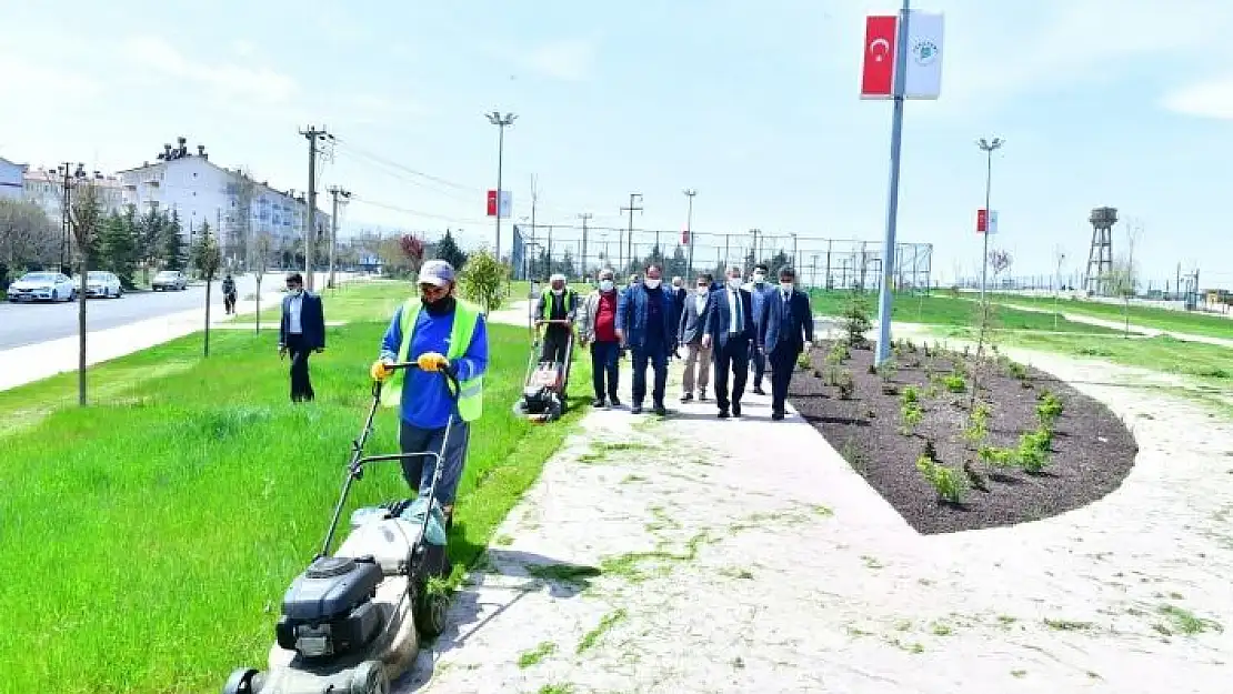 'Mehmet Çınar, park ve yeşillendirme hizmetlerini inceledi'
