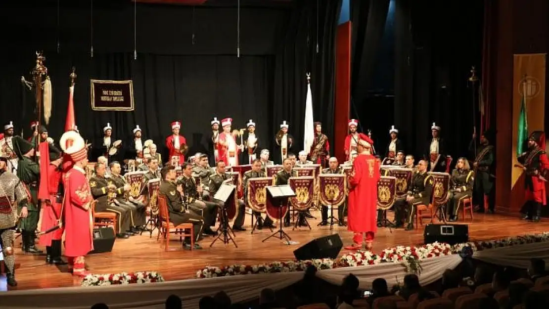 'Mehteran ve askeri orkestra aynı sahnede'