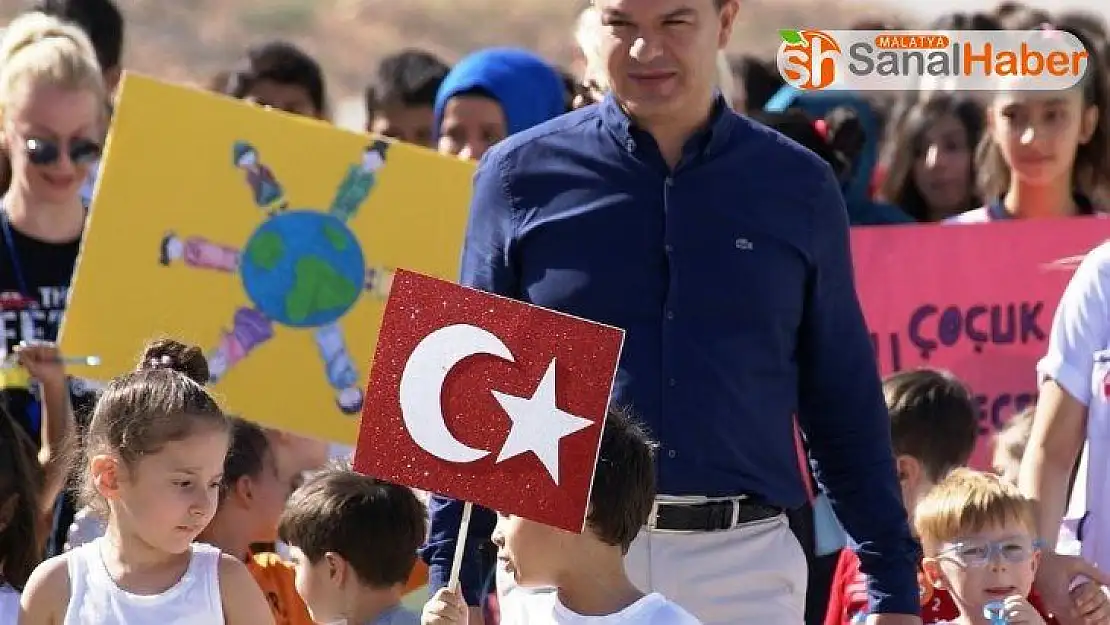 Mercan Koleji'nde 'Dünya Çocuk Günü' etkinliği