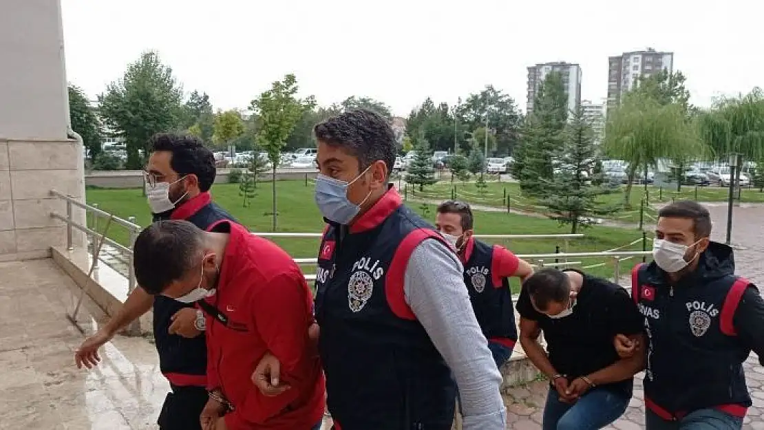 'Meşhur köftecilere giren hırsızlar polisten kaçamadı'