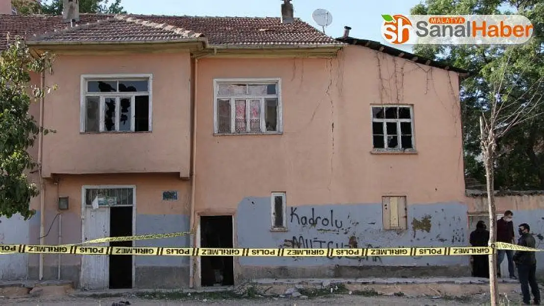 Metruk binaya topları kaçan çocuklar cesetle karşılaştı