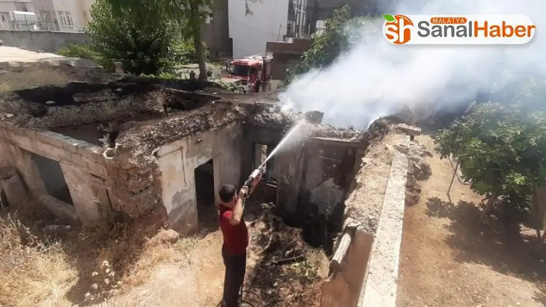 Metruk evde çıkan yangın söndürüldü
