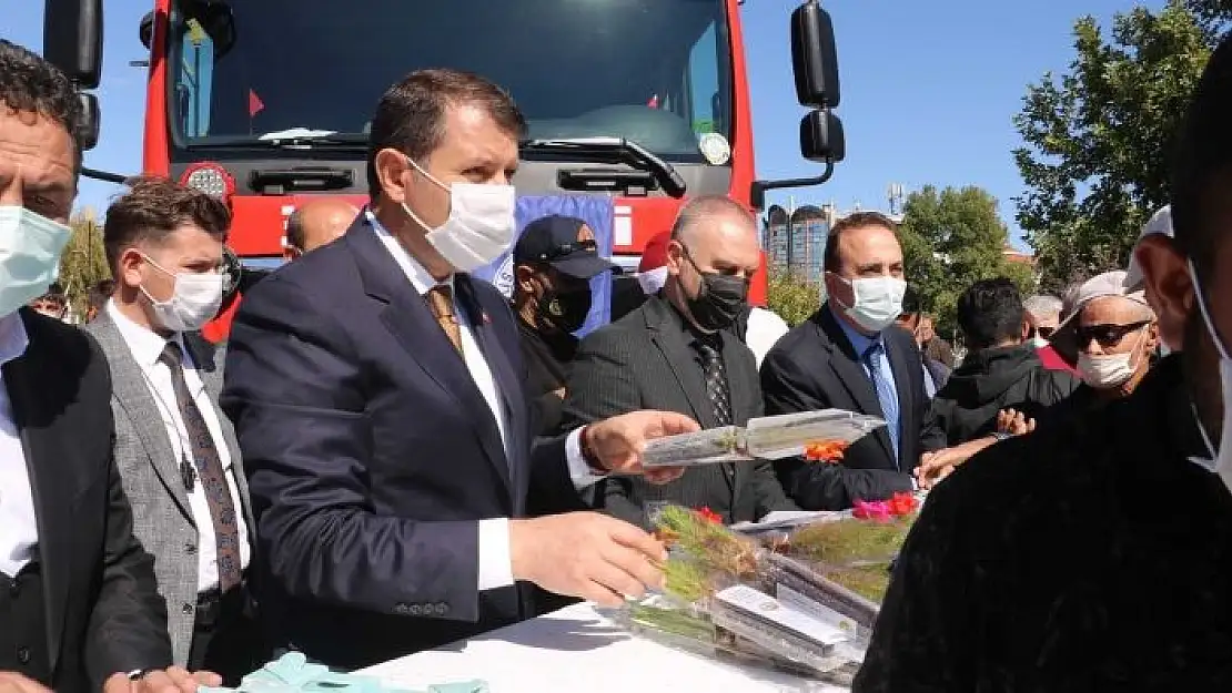 'Mevlit okutulup fidan dağıtıldı'