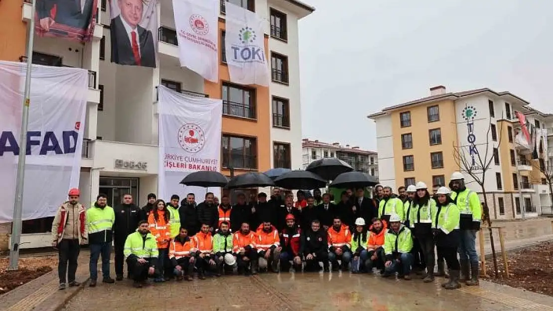 'Milletvekili Alkayış, deprem konutlarını Şubat ayında teslim edeceklerini söyledi'