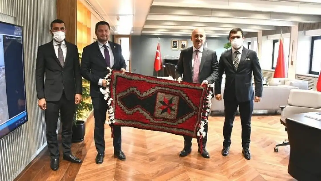 'Milletvekili Toprak, Ulaştırma Bakanı Karaismailoğlu ile bir araya geldi'