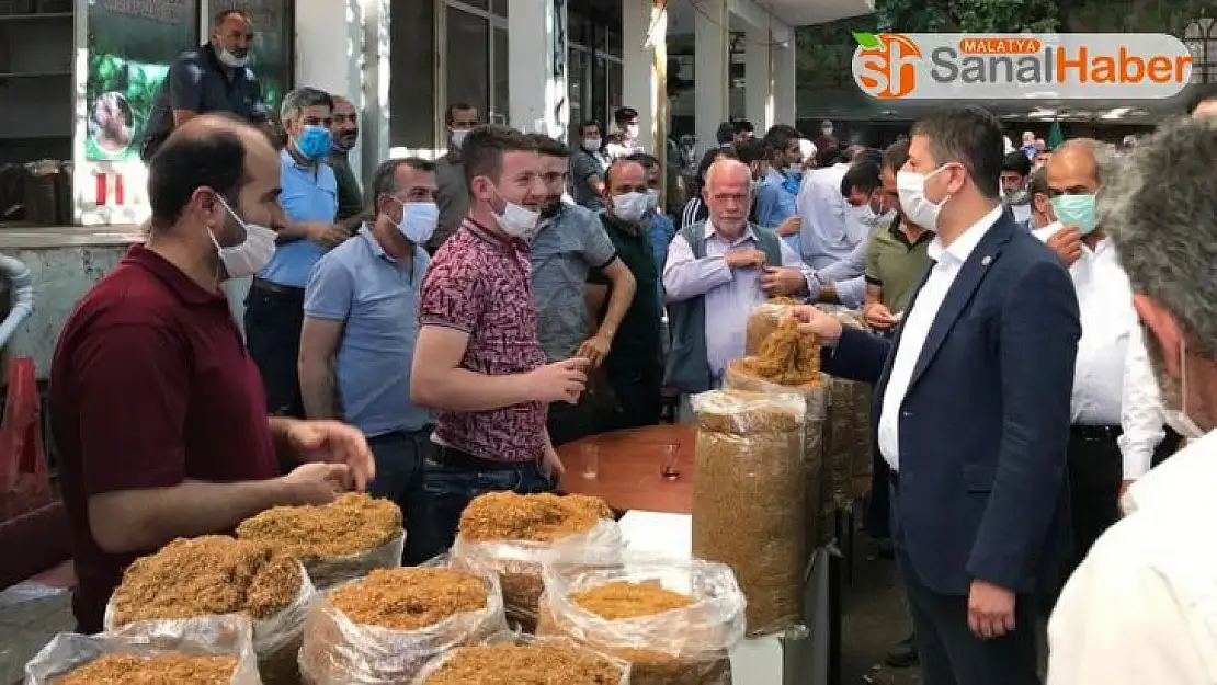 Milletvekili Tutdere, tütün üreticileri ve satıcılarıyla bir araya geldi